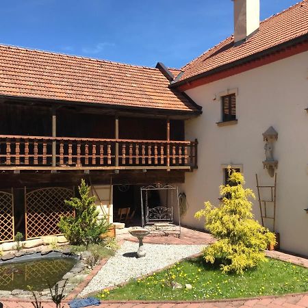 Zamecek Zdiky - Moderni Velky Apartman Bujanov Exterior photo