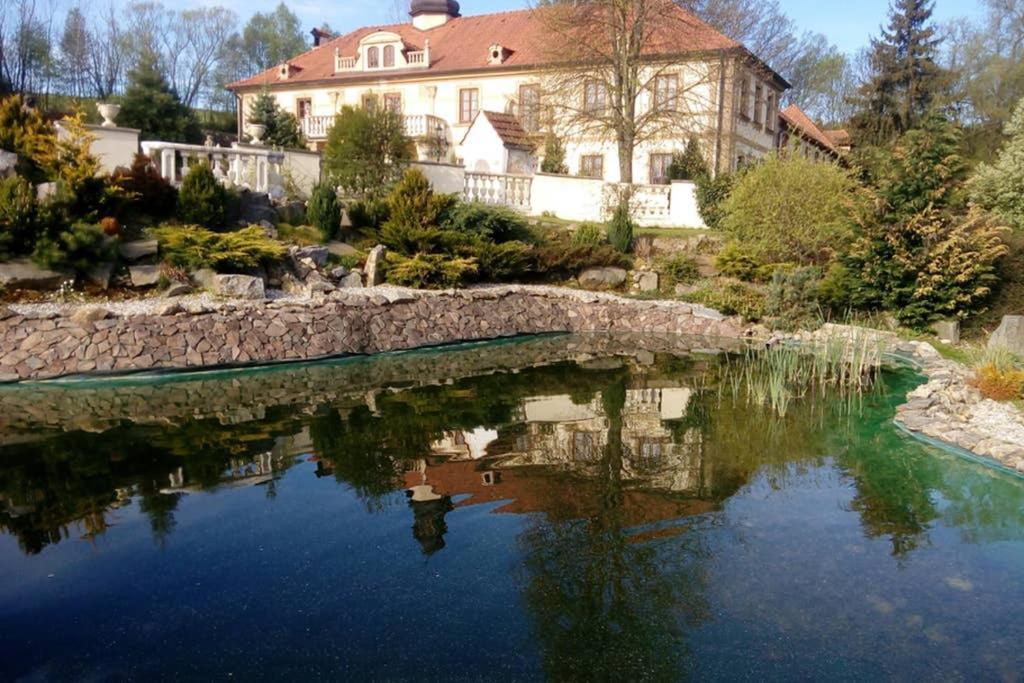 Zamecek Zdiky - Moderni Velky Apartman Bujanov Exterior photo