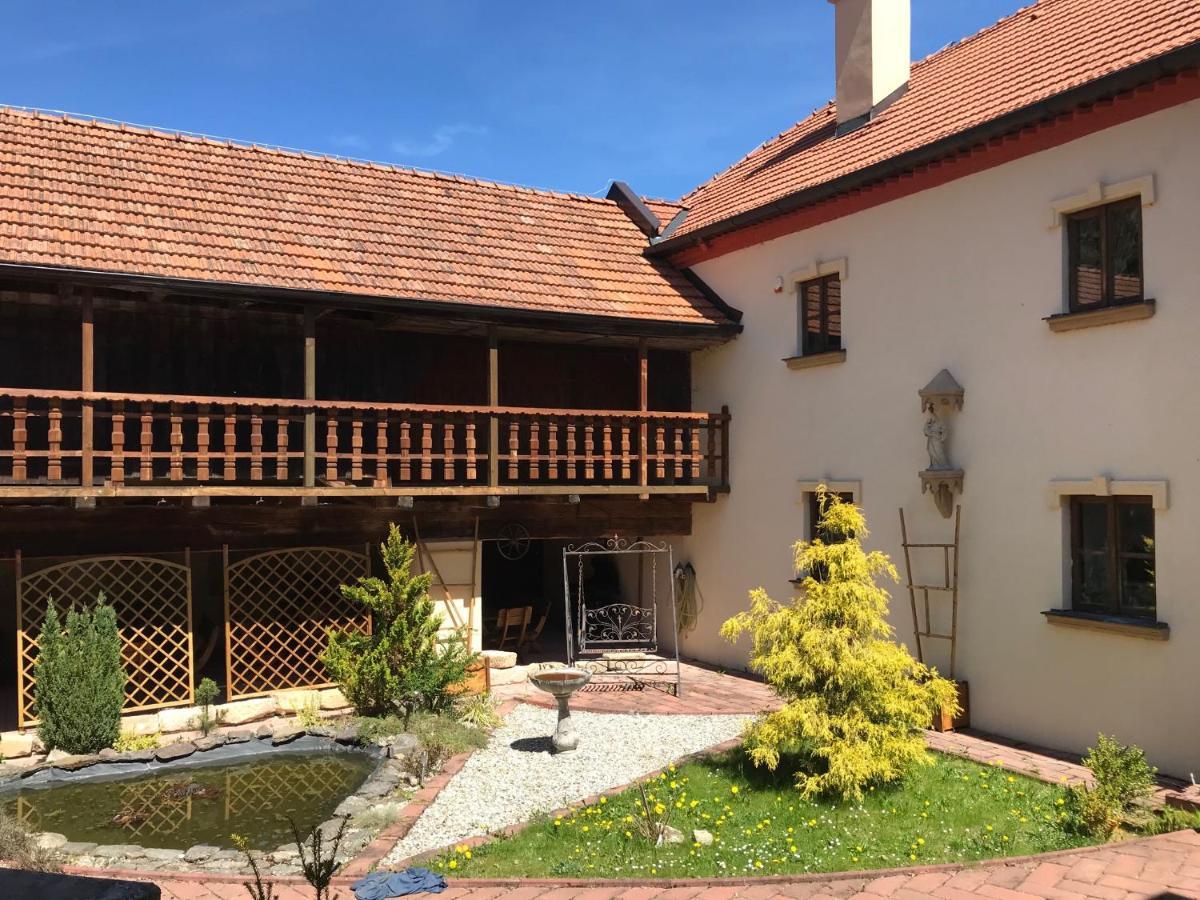 Zamecek Zdiky - Moderni Velky Apartman Bujanov Exterior photo